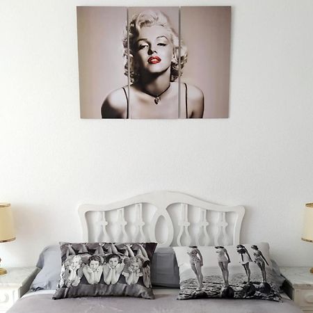 Movie Stars Apartment, غانديا المظهر الخارجي الصورة