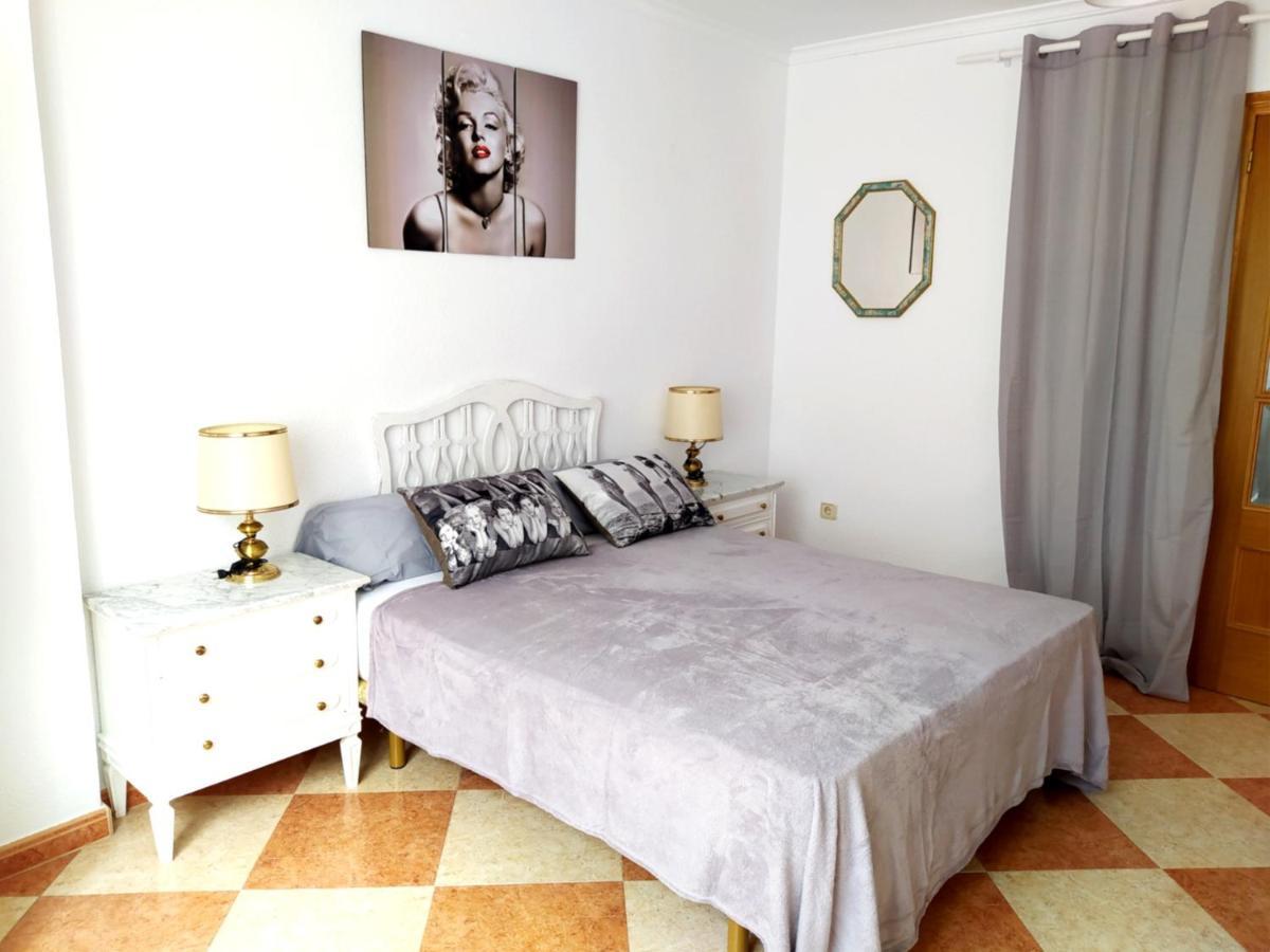 Movie Stars Apartment, غانديا المظهر الخارجي الصورة