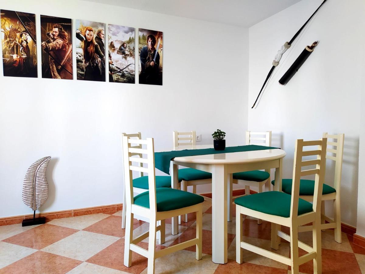 Movie Stars Apartment, غانديا المظهر الخارجي الصورة