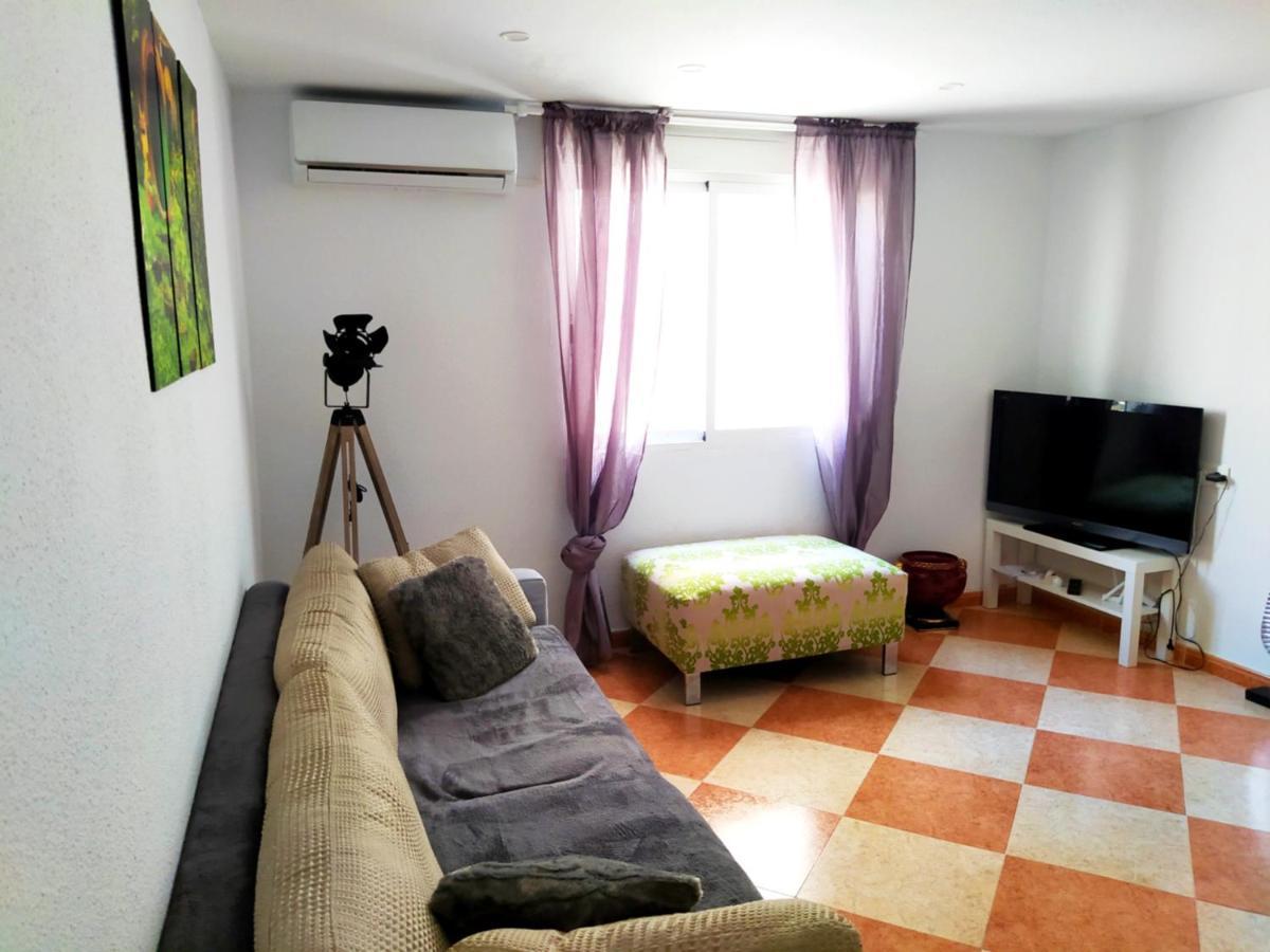 Movie Stars Apartment, غانديا المظهر الخارجي الصورة