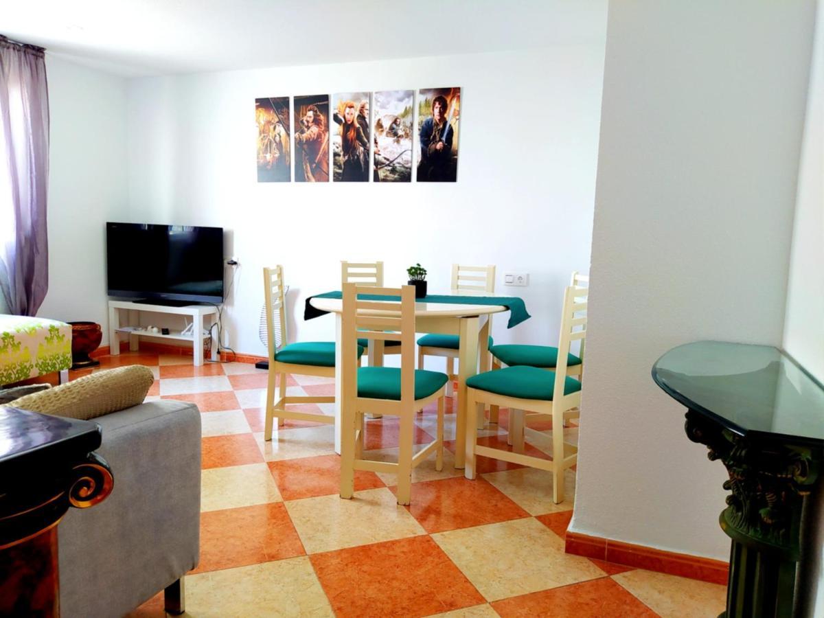 Movie Stars Apartment, غانديا المظهر الخارجي الصورة