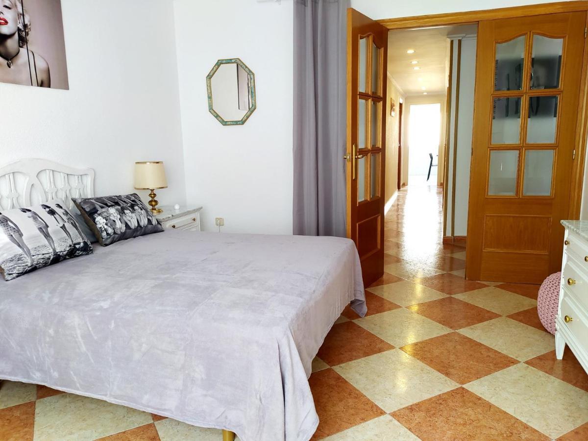 Movie Stars Apartment, غانديا المظهر الخارجي الصورة