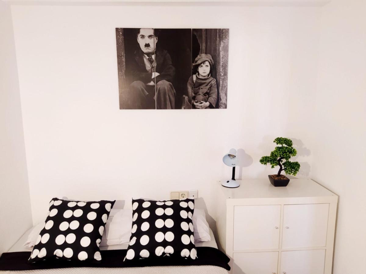 Movie Stars Apartment, غانديا المظهر الخارجي الصورة