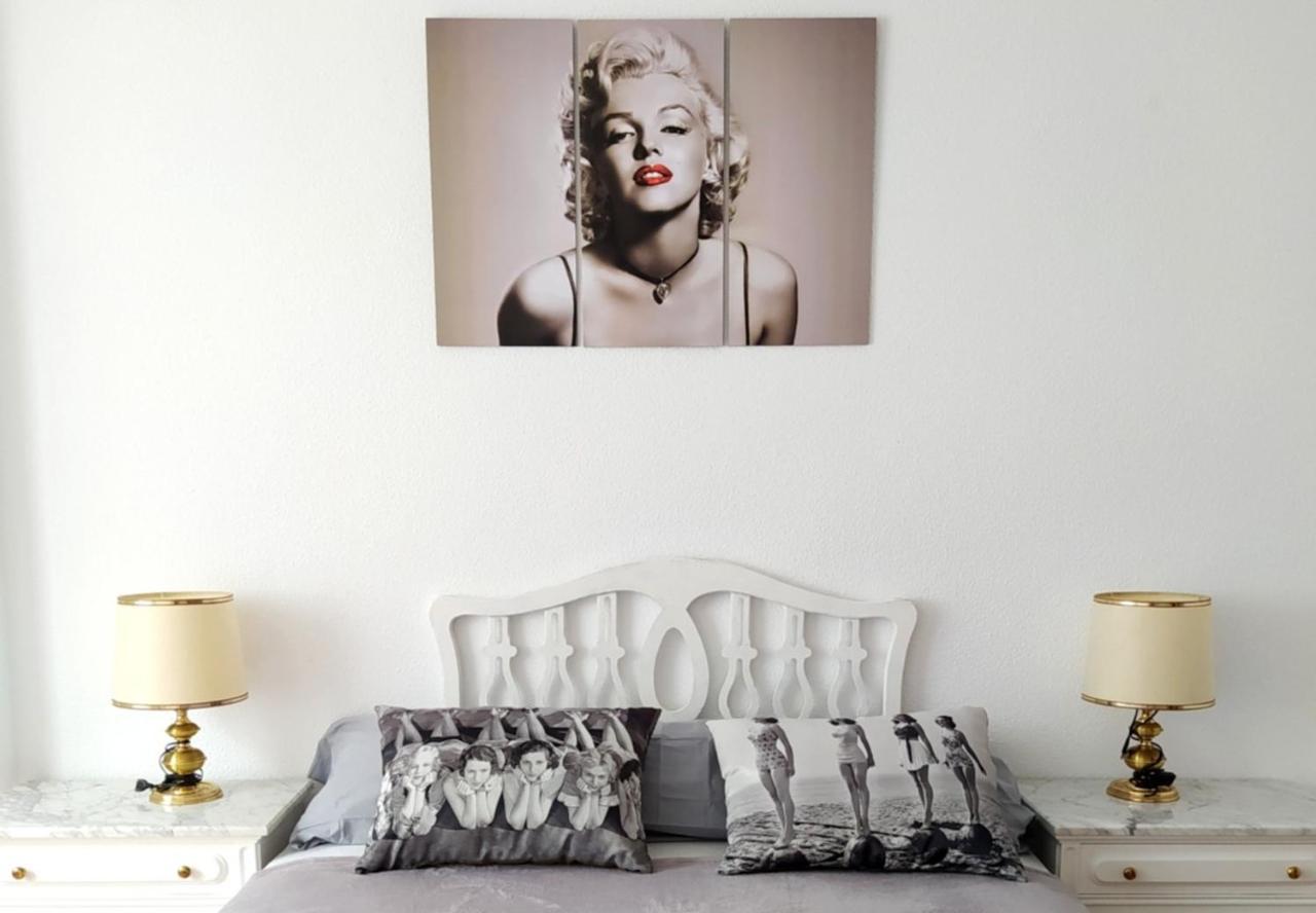 Movie Stars Apartment, غانديا المظهر الخارجي الصورة