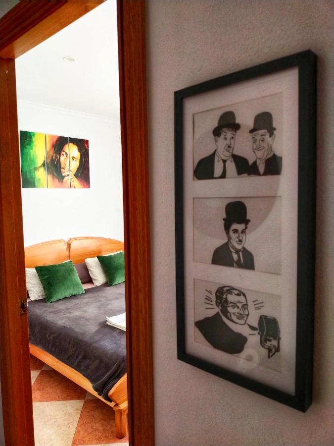 Movie Stars Apartment, غانديا المظهر الخارجي الصورة