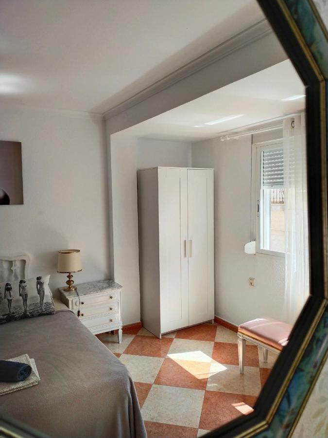 Movie Stars Apartment, غانديا المظهر الخارجي الصورة